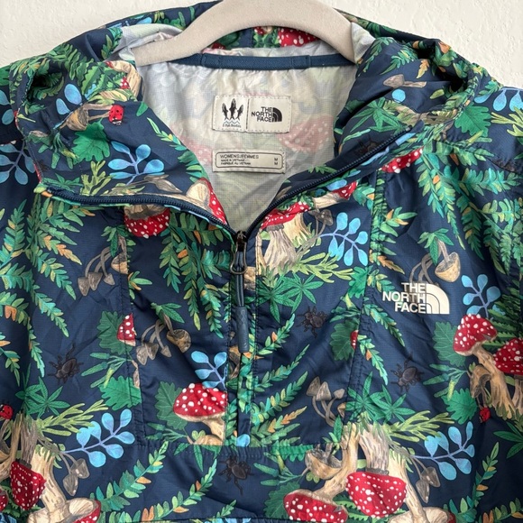 The North Face Women’s Fanorak Mushroom Hooded Pullover Windbreaker- size M - Picture 7 of 14